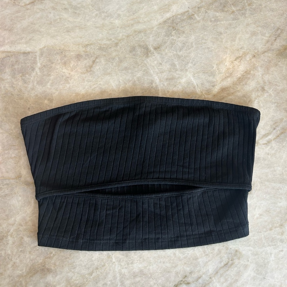 Black ribbed tube top with cut out! #croptop #bandeau #shein #summer #shapewear